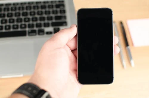 Apple chce zmniejszyć rozmiar wcięcia, aby osiągnąć prawdziwy, bezramkowy ekran