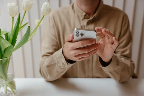 Ciasteczkowy potwór gwiazdą w nowej reklamie Apple