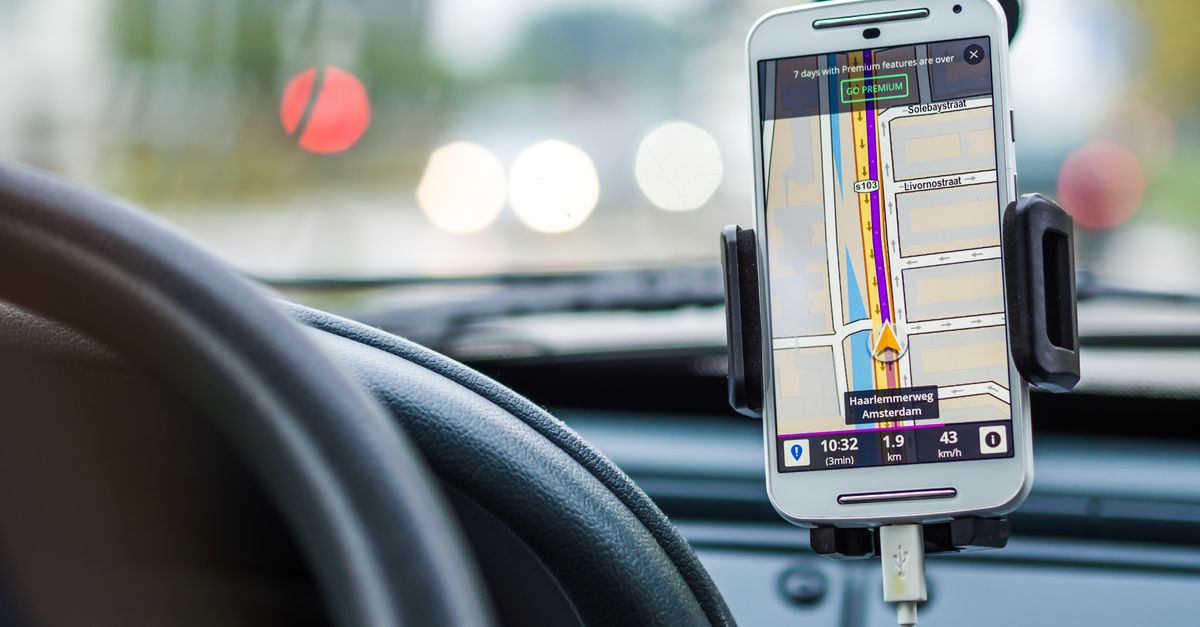 Jak przykleić uchwyt na telefon do szyby, żeby nie odpadał